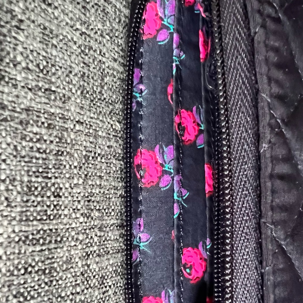 NWT Vera Bradley Quilted Classic Navy RFID Small Zip-Around Wallet. Microfiber. - Picture 6 of 6